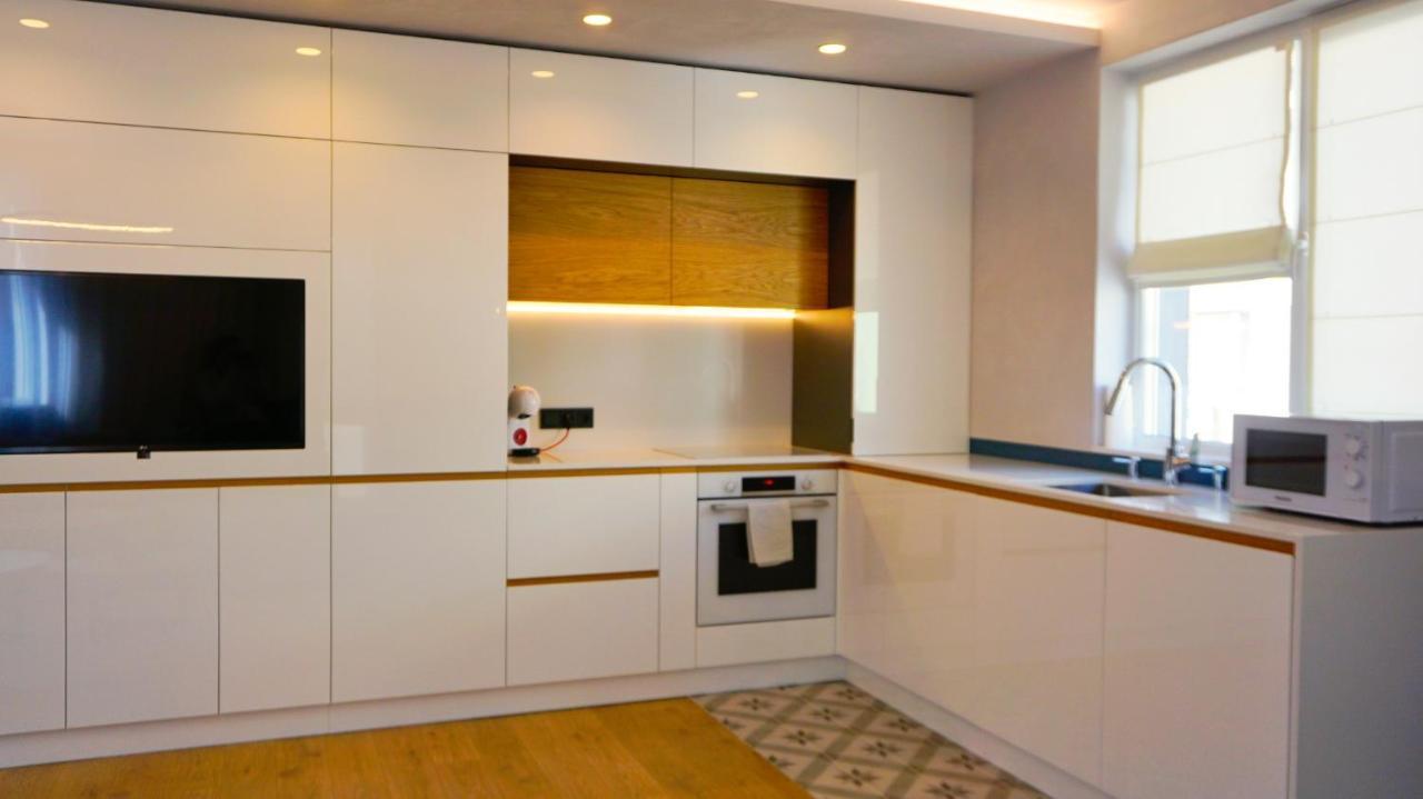 Апартамент Жасмин С Частен Гараж - Jasmin Apartment With Private Garage Varna Eksteriør bilde