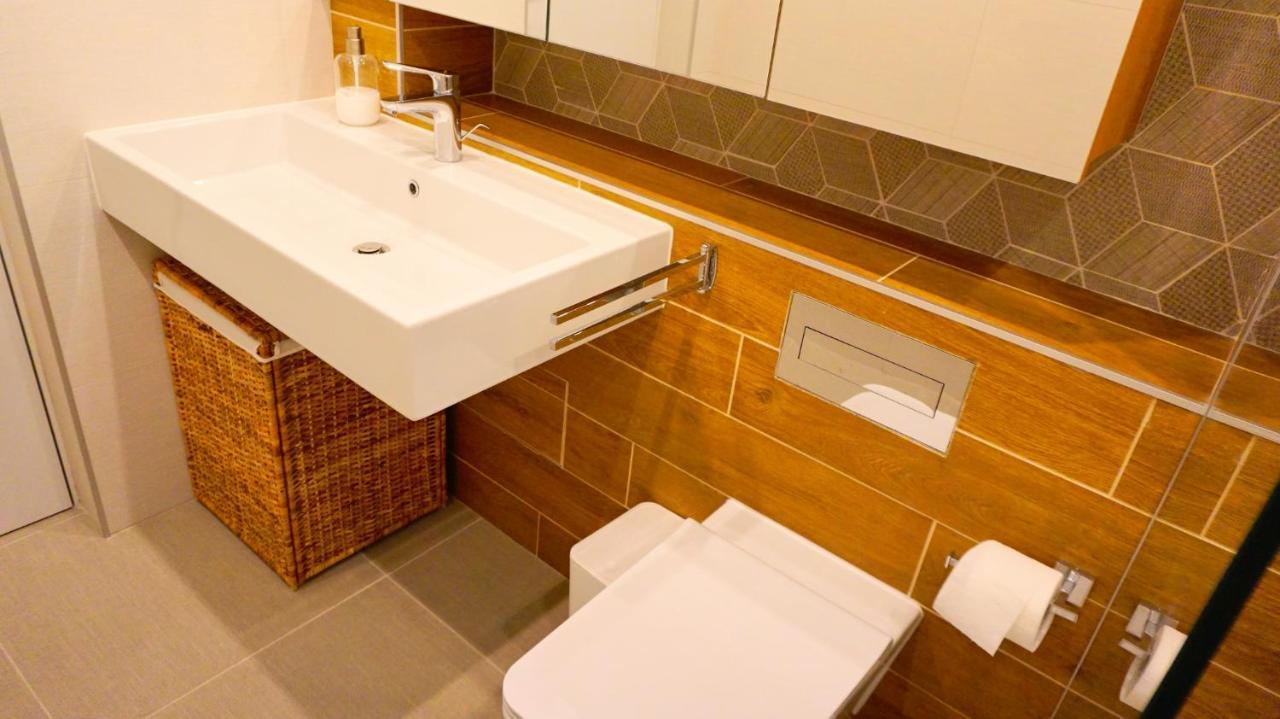 Апартамент Жасмин С Частен Гараж - Jasmin Apartment With Private Garage Varna Eksteriør bilde