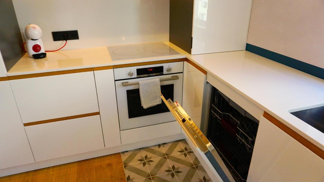 Апартамент Жасмин С Частен Гараж - Jasmin Apartment With Private Garage Varna Eksteriør bilde